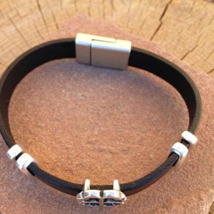 10mm Flat Leather Bracelet And Metal Magnetic..