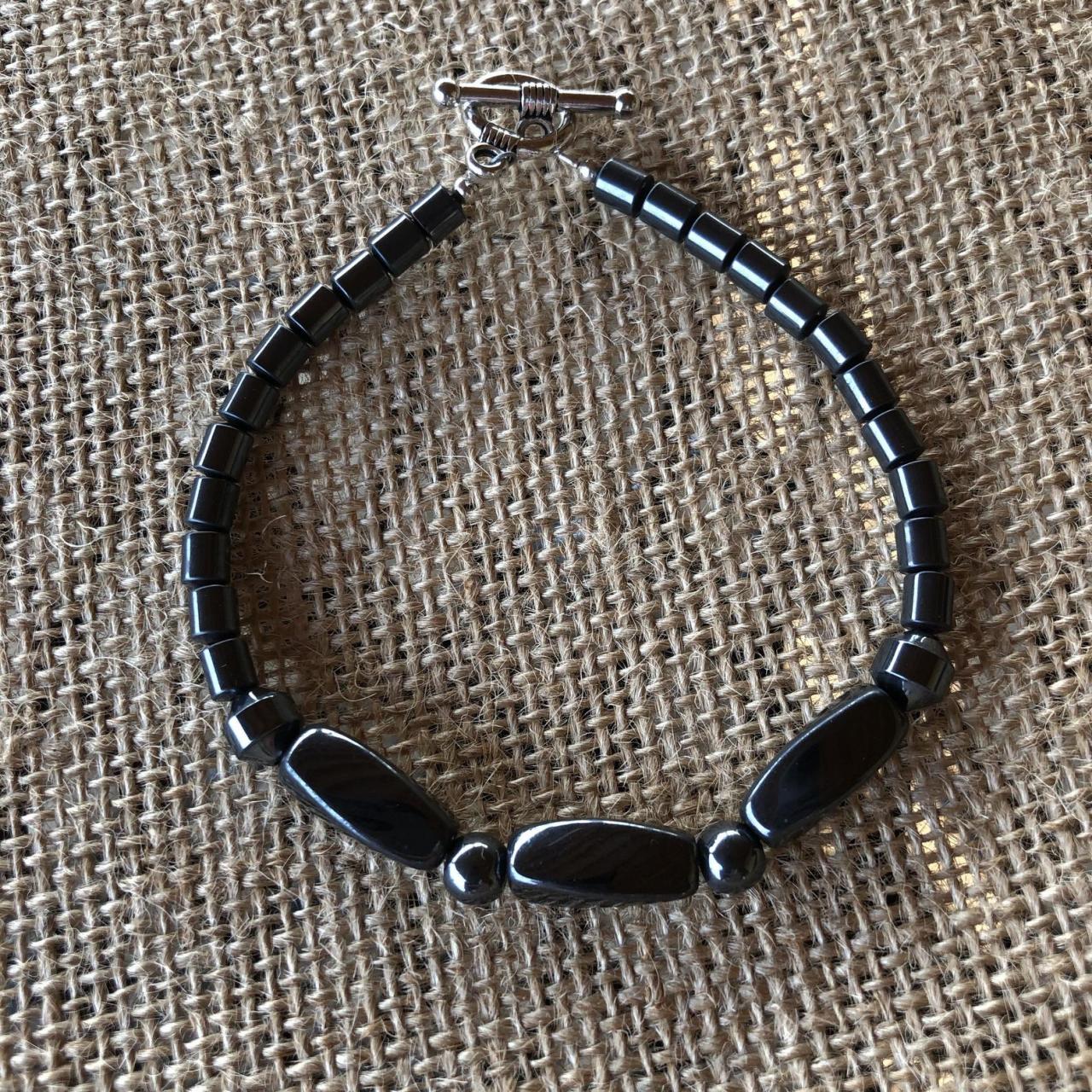 Hematite beaded bracelet with toggle